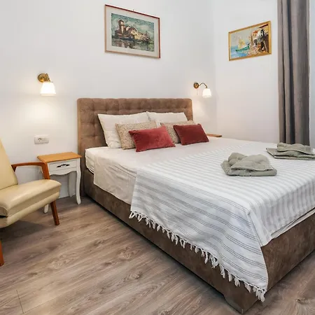 Apartment Center Secession Charm Near National Theatre *