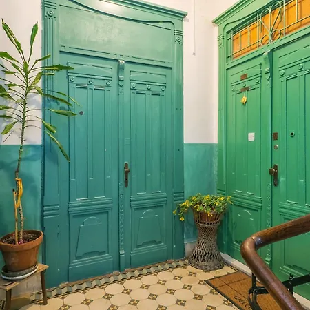 Center Secession Charm Near National Theatre Apartment