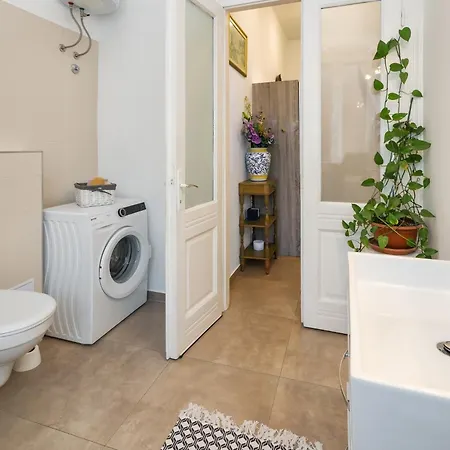 Apartment Center Secession Charm Near National Theatre *