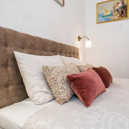 Apartment Center Secession Charm Near National Theatre Split