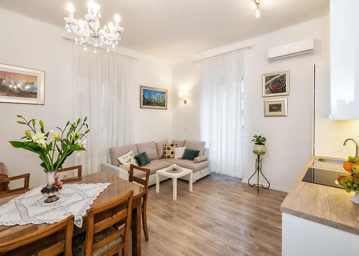 アパート Center Secession Charm Near National Theatre スプリト